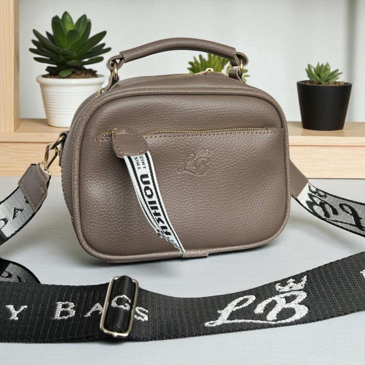 Сумка женская кросс-боди маленькая из экокожи через плечо на широком ремне Капучино - фото 1 Сумка женская кросс-боди маленькая из экокожи через плечо на широком ремне Капучино - фото 1