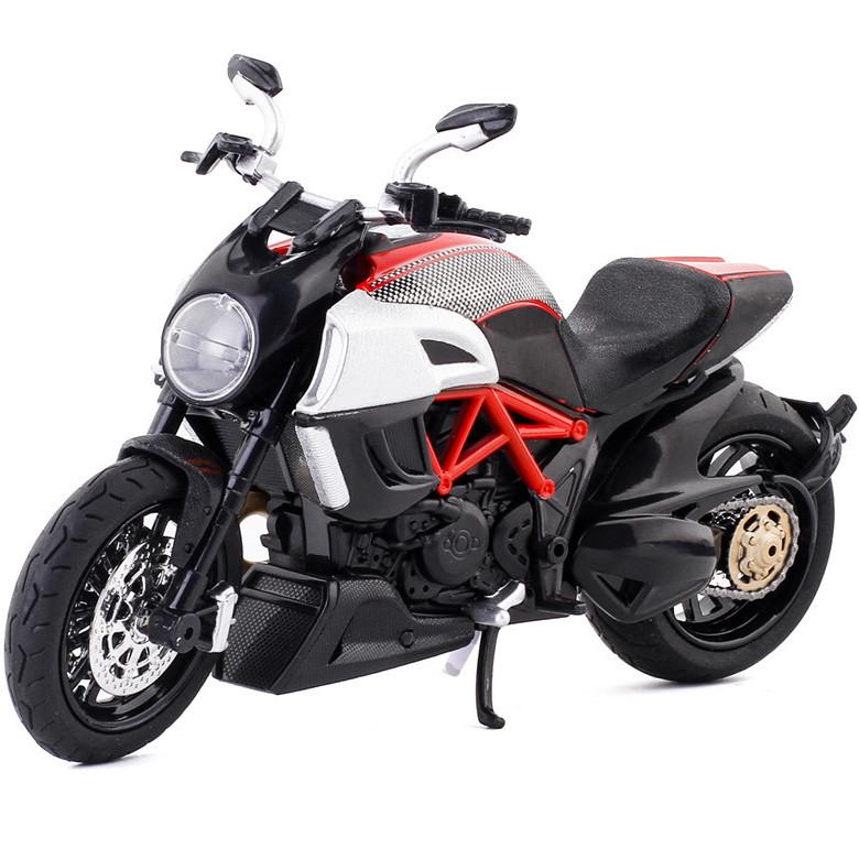 Мотоцикл металопластиковий TK Group Ducati Diavel Carbon 1:12 модель байка (2657083898) - фото 2 Мотоцикл металопластиковий TK Group Ducati Diavel Carbon 1:12 модель байка (2657083898) - фото 2