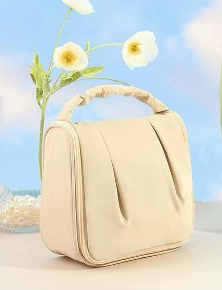 Косметичка жіноча підвісна з екошкіри 21х10х21 см Білий (ST0478) - фото 2 Косметичка жіноча підвісна з екошкіри 21х10х21 см Білий (ST0478) - фото 2