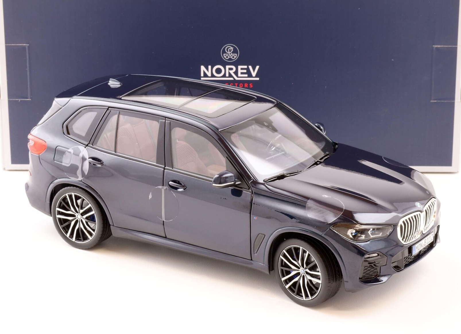 ᐉ Модель автомобіля Norev 1:18 BMW X5 G05 xDrive 40i Dark Blue