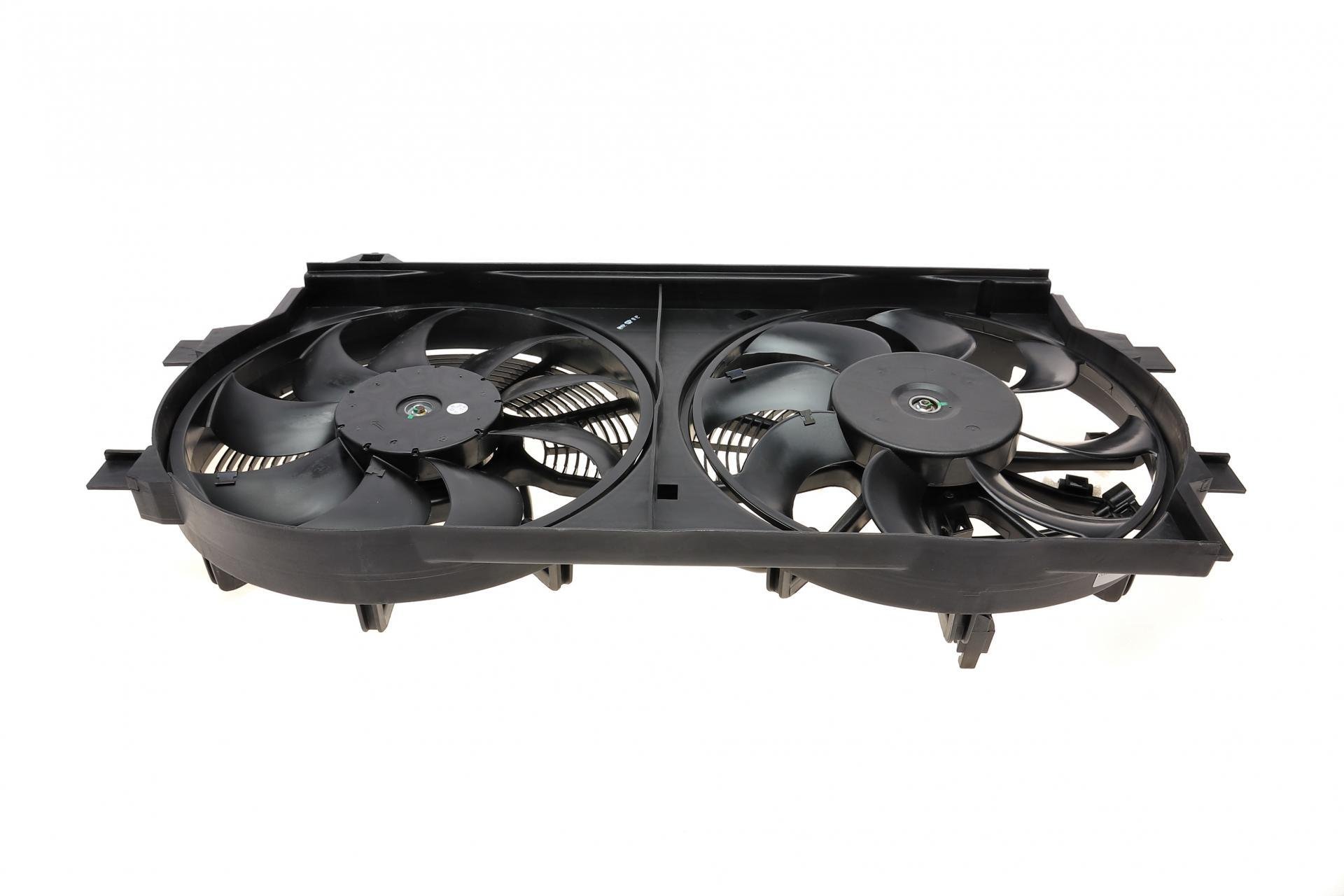 Вентилятор радиатора электрический Nissan Leaf 11-47570)