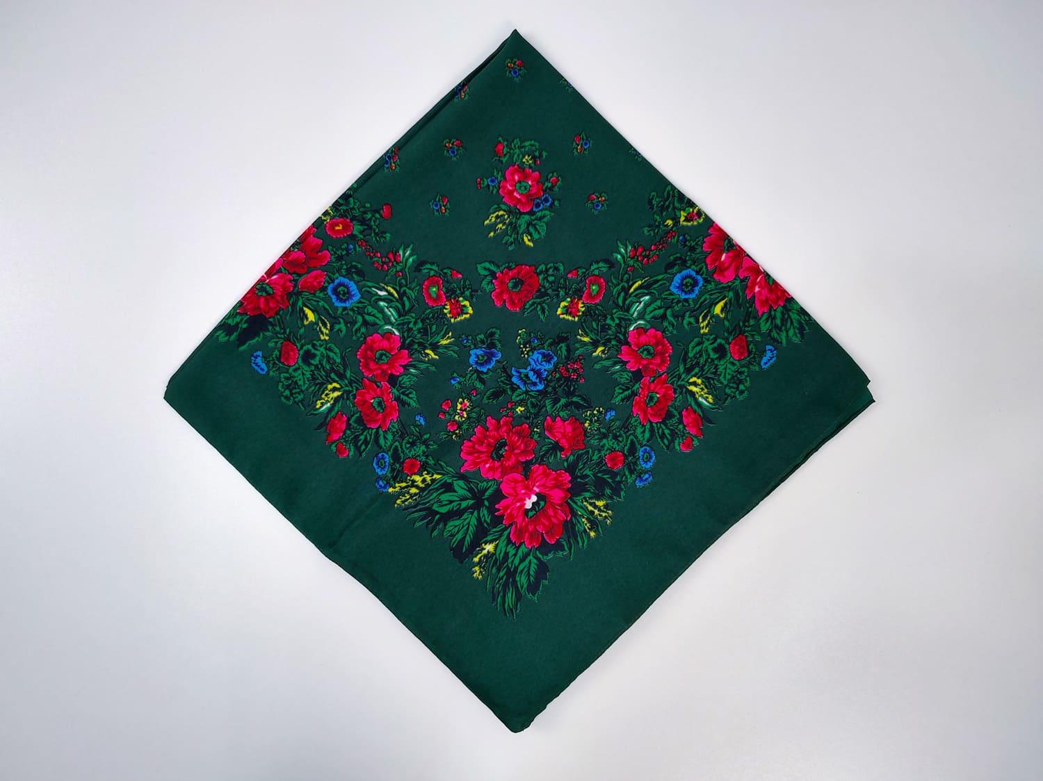 Платок Розовый цветок 80x80 см Темно-зеленый (29815751)