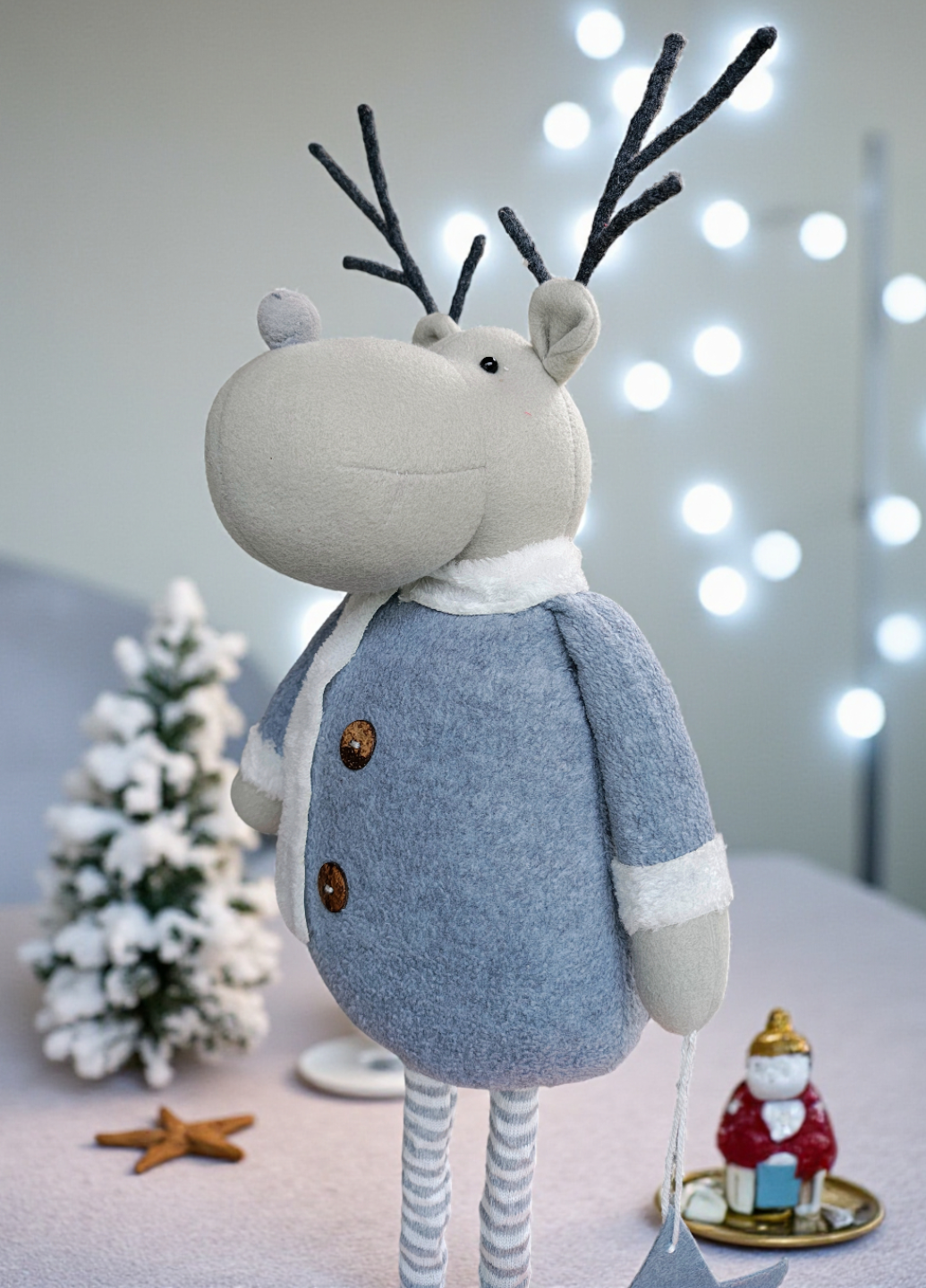 Мягкая игрушка Livarno Home Plush Soft Рождественский олень с телесопечными ногами 66 см Серый (7997) - фото 2 Мягкая игрушка Livarno Home Plush Soft Рождественский олень с телесопечными ногами 66 см Серый (7997) - фото 2