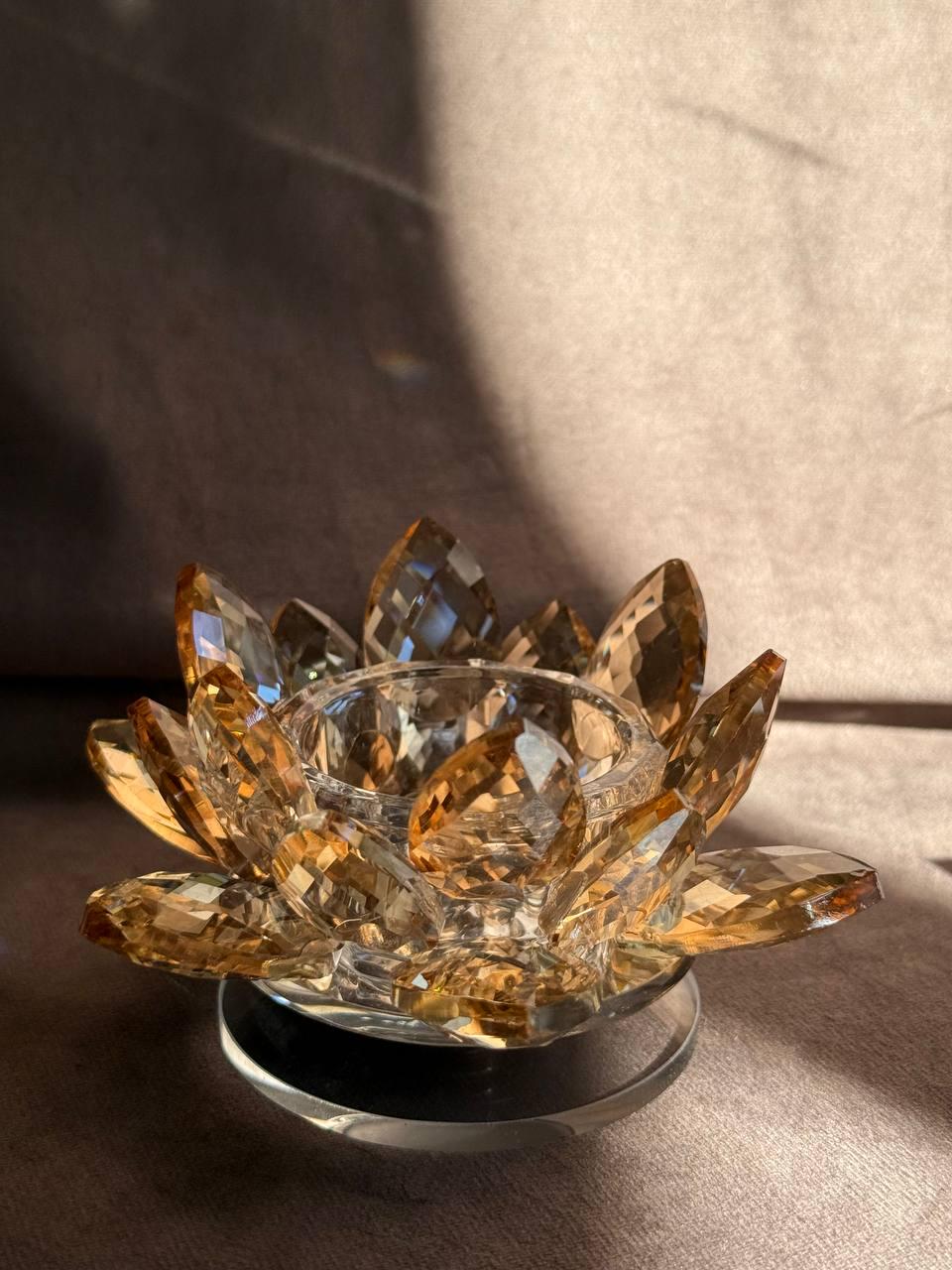 Подсвечник декоративный стеклянный YIWU Хрустальный цветок лотоса 6 см Золотистый (HP-4-91)