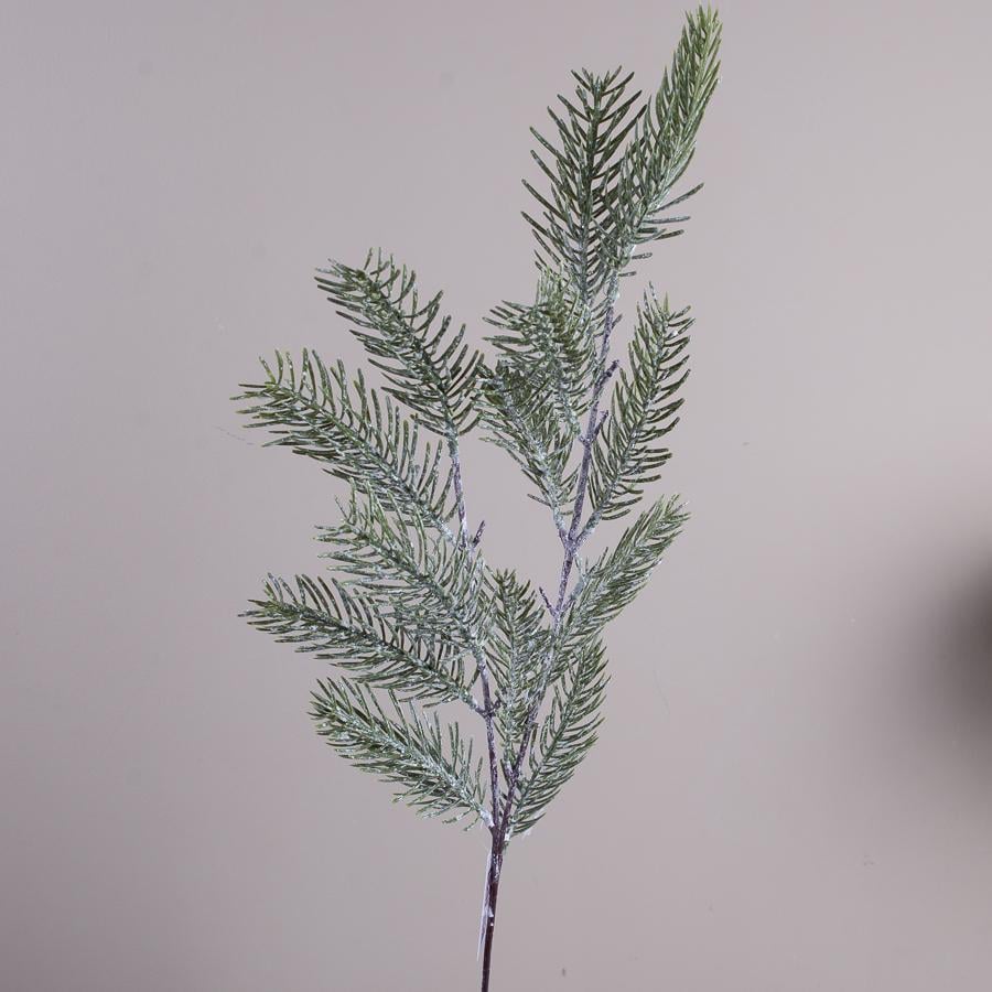 Веточка новогодняя ели в снегу вид №2 (905-2)