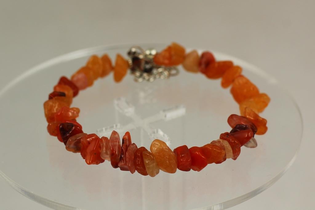 Браслет No name жесткий из сердолика 20 см Серебристый (30875953)