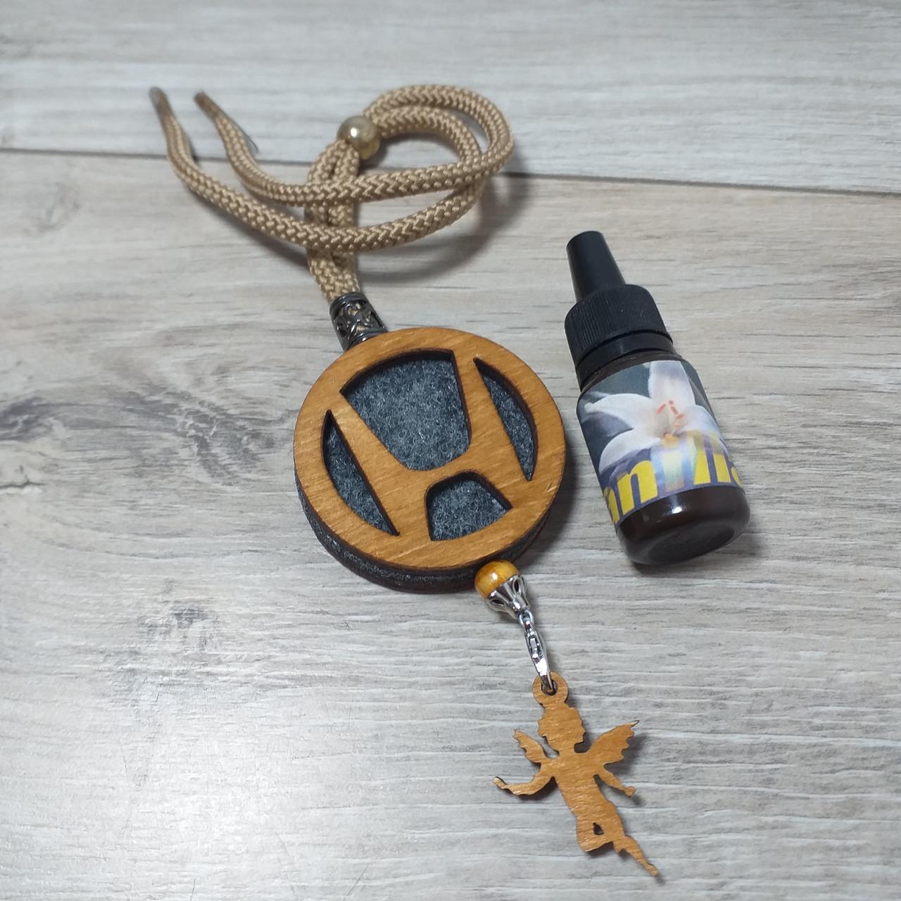 Ароматизатор-підвіска в авто з дерева та повсті з логотипом Honda з ароматом Vanilla (KG-12260)