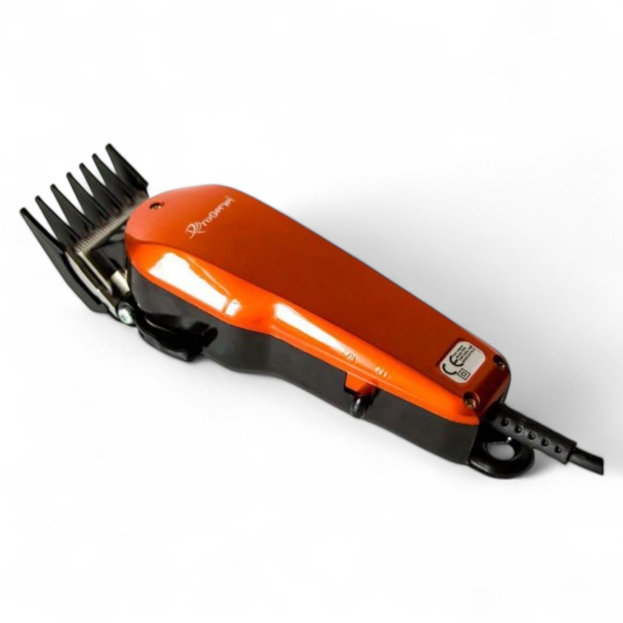 Машинка для стрижки волосся Gemei GM-1005 15 Вт 4 насадки нержавіюча сталь Red (M_GM-1005Red) Машинка для стрижки волосся Gemei GM-1005 15 Вт 4 насадки нержавіюча сталь Red (M_GM-1005Red)