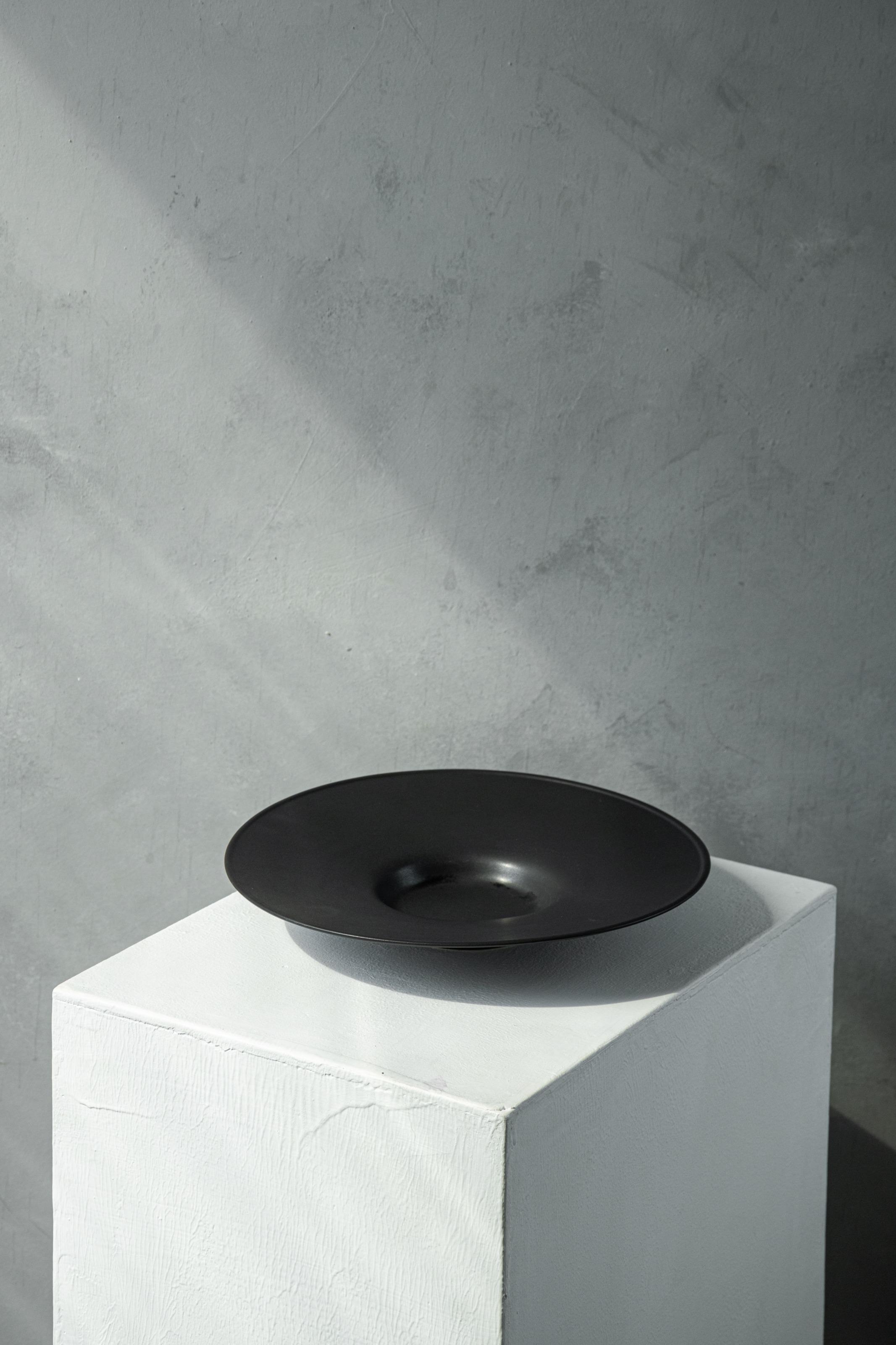 Тарелка для пасты Dovbysh Porcelain Win 30 см Черный (100064) - фото 3 Тарелка для пасты Dovbysh Porcelain Win 30 см Черный (100064) - фото 3