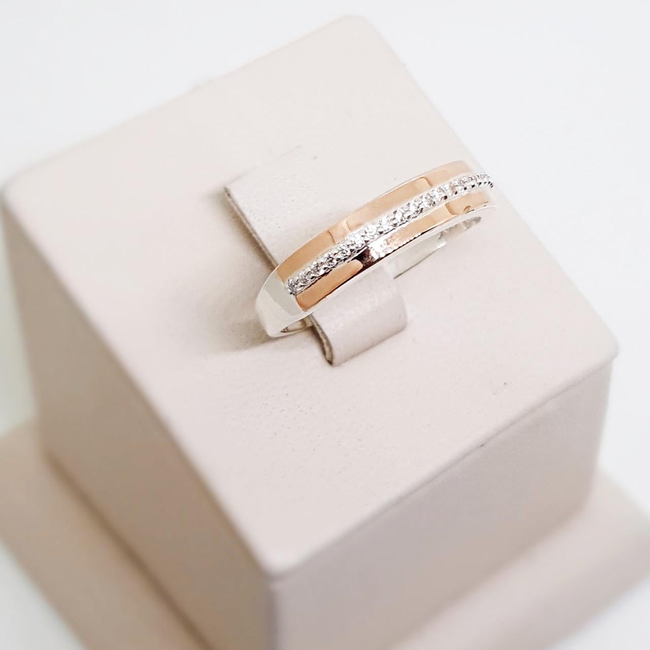 Кольцо серебряное с кубическим цирконием и золотыми пластинами р. 17 2,28 г (1557916546)