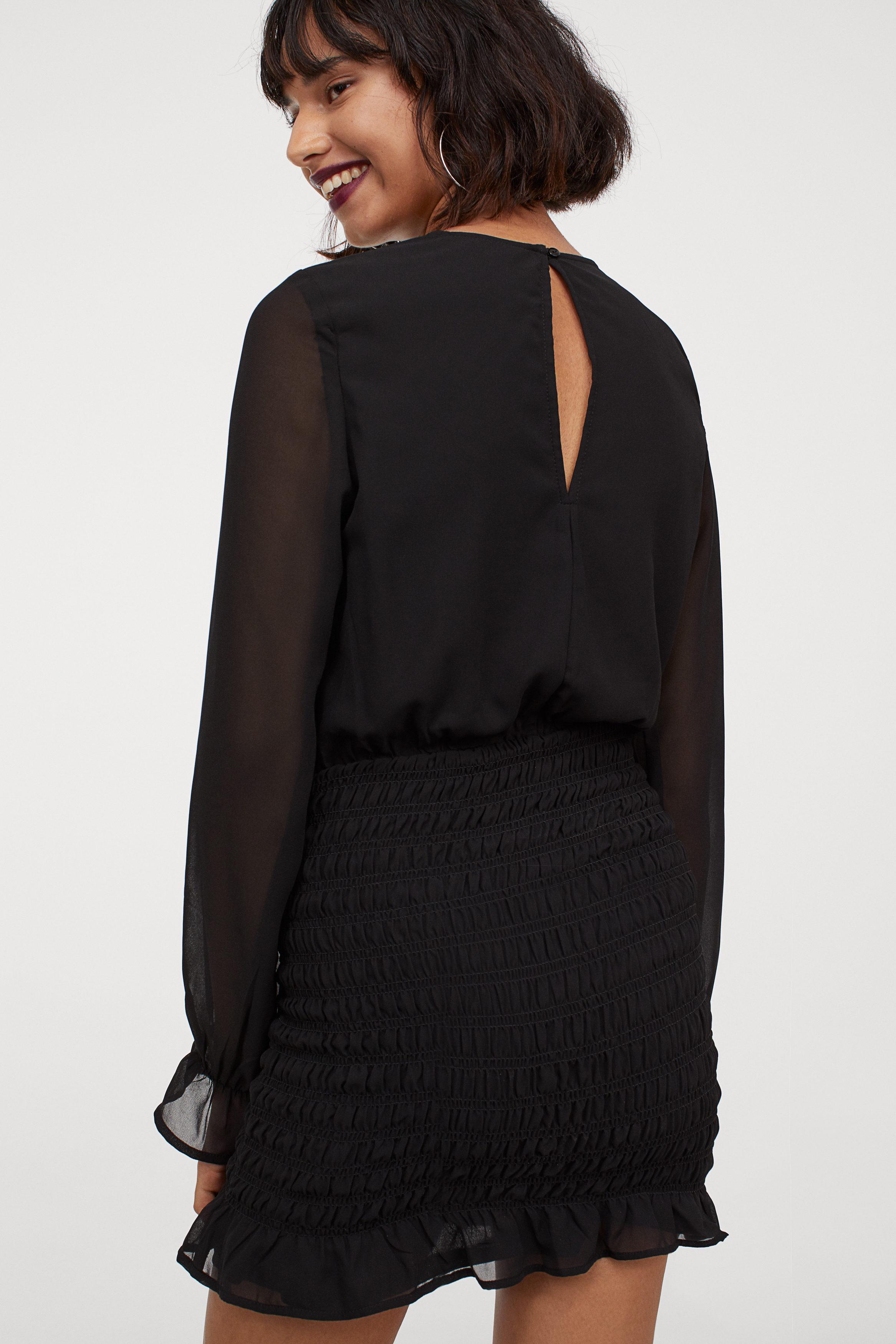 Платье H&M р. 42 Черный (918905b49) - фото 3 Платье H&M р. 42 Черный (918905b49) - фото 3