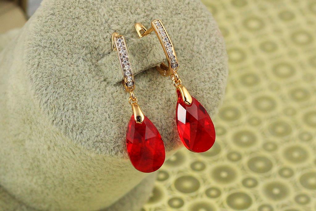 Серьги Xuping Jewelry Капля Сваровски красный камень 3,5 см Золотистый (26256389)
