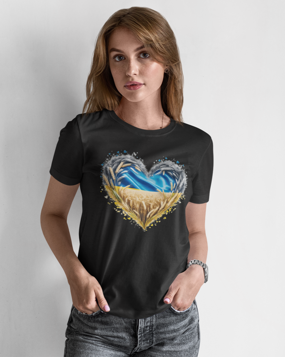 Футболка женская Mishe 21100005 патриотическая с сердцем 3XL Черный (21100005_17) - фото 1 Футболка женская Mishe 21100005 патриотическая с сердцем 3XL Черный (21100005_17) - фото 1