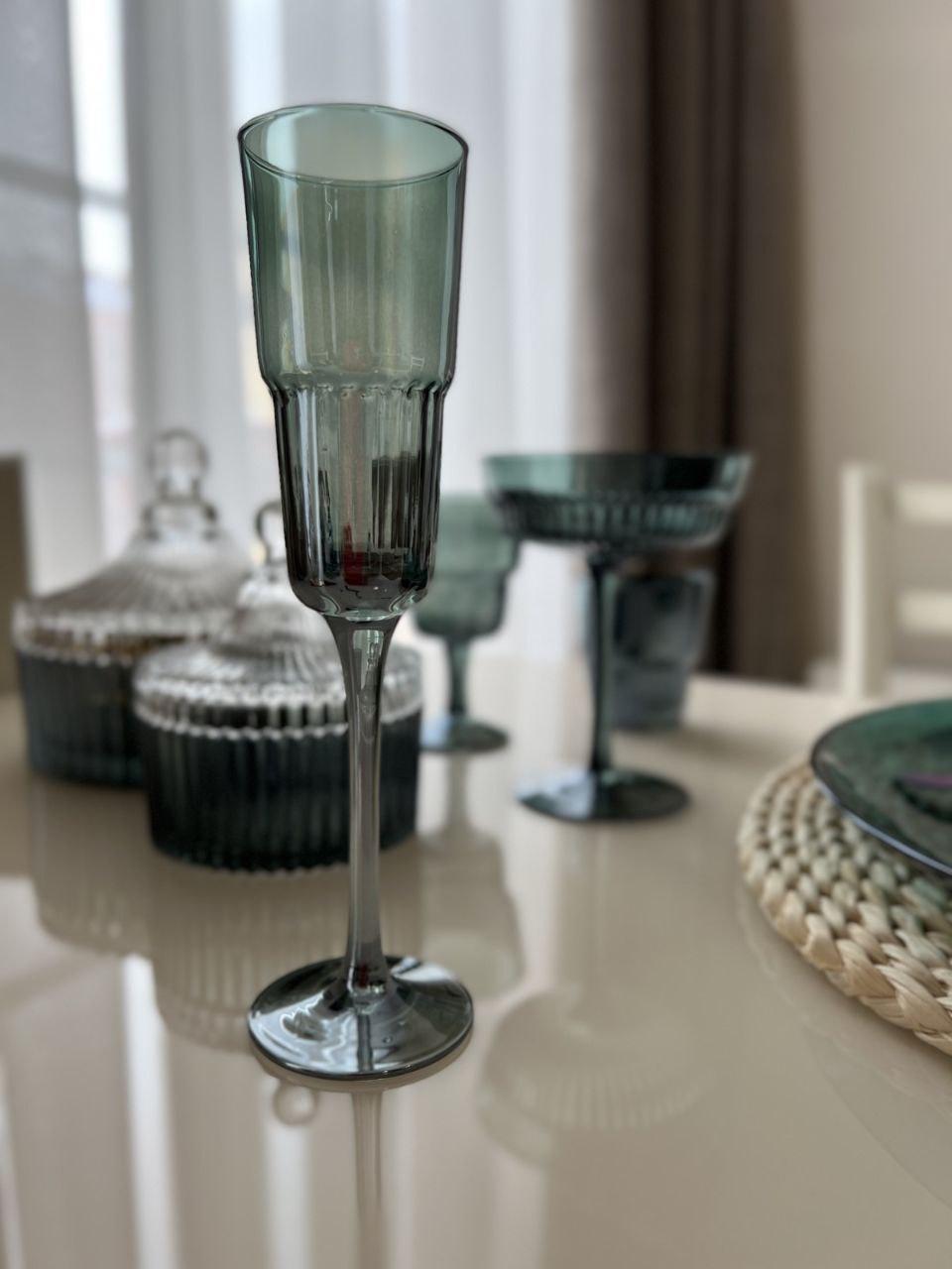 Келих Грінвіль для шампанського 100 мл Бірюзовий (21-432048-2) - фото 5 Келих Грінвіль для шампанського 100 мл Бірюзовий (21-432048-2) - фото 5