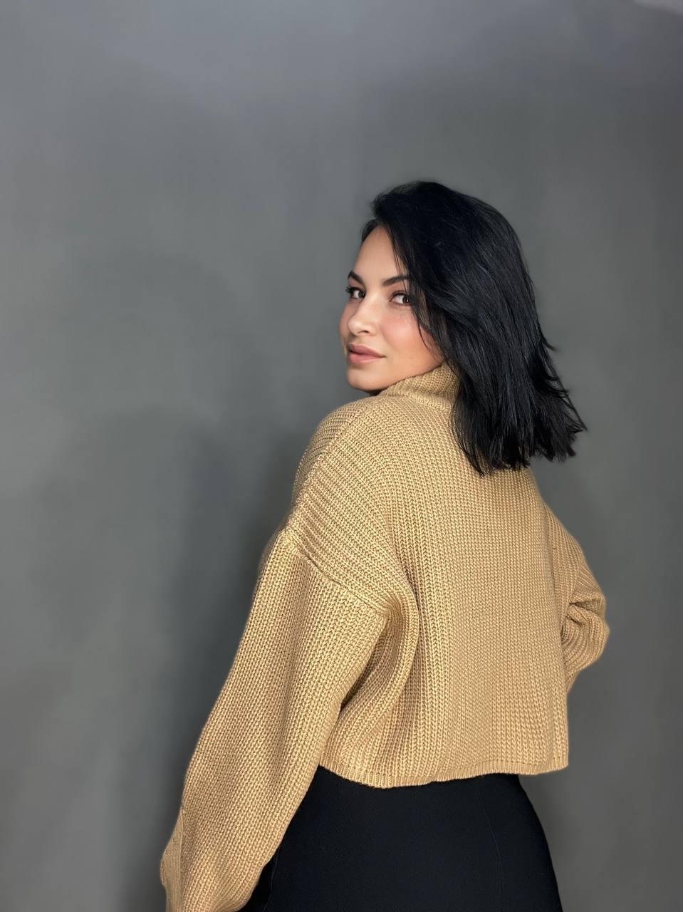 Светр жіночий 6752 короткий широкий блискавка на комірі OS Карамельний (1025) - фото 6