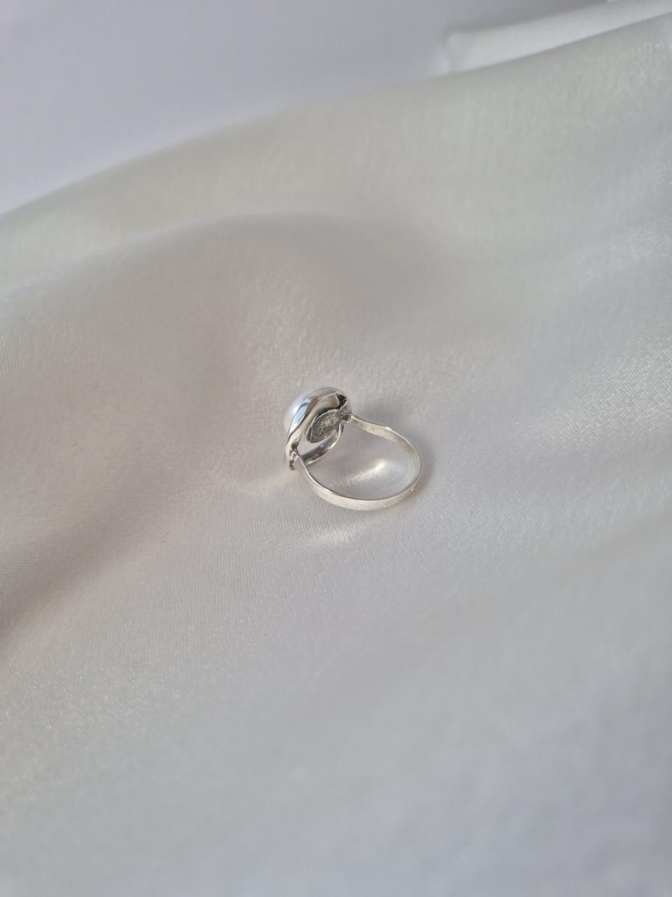 Кольцо шерон с белой жемчужиной серебро 925 пробы родированное 4,25 г р. 19,5 (10283к)