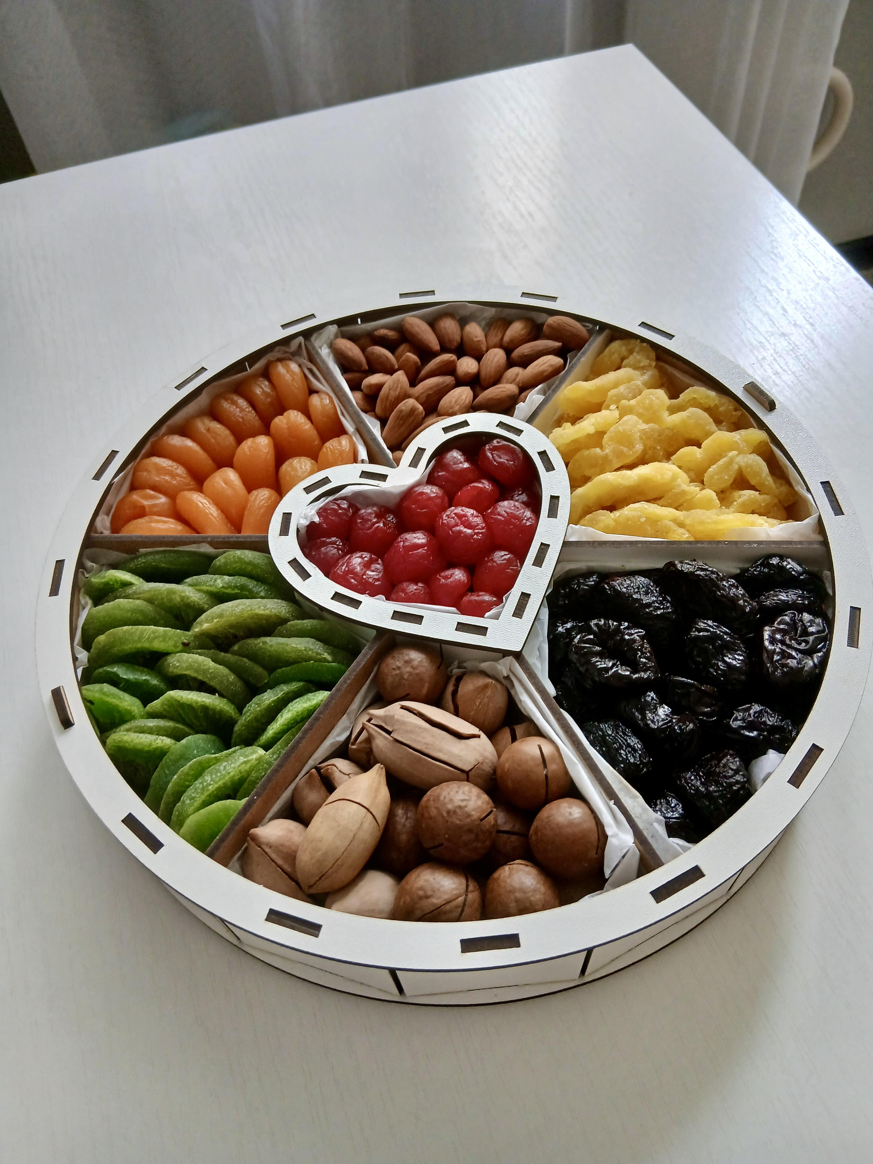 Подарочный бокс Ohmybuket в деревянном белом ящике 27 см (OMB-25)