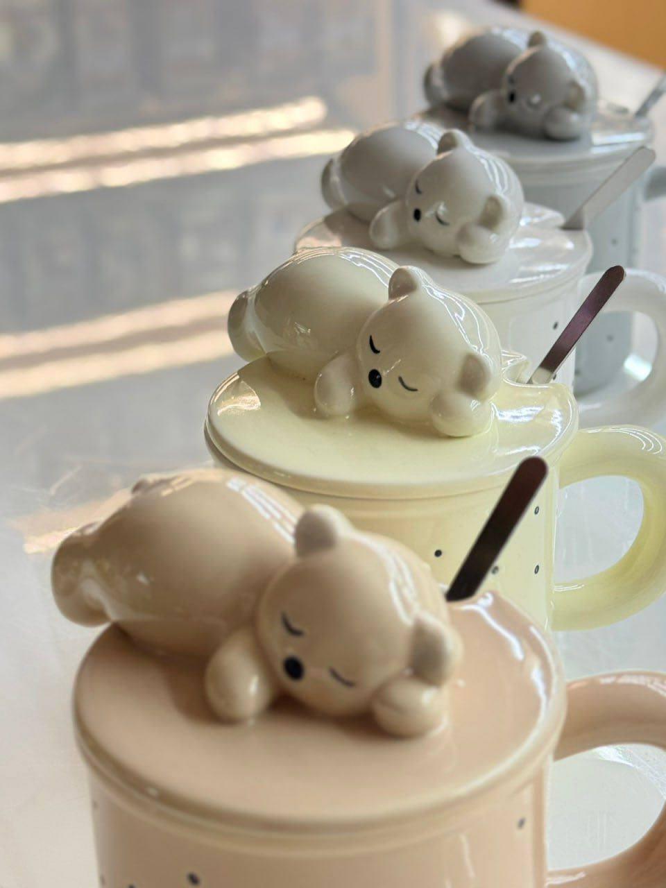 Чашка Olens з кришкою і ложкою Сонне ведмежа 400 мл кераміка Айворі (8030-345) - фото 3 Чашка Olens з кришкою і ложкою Сонне ведмежа 400 мл кераміка Айворі (8030-345) - фото 3