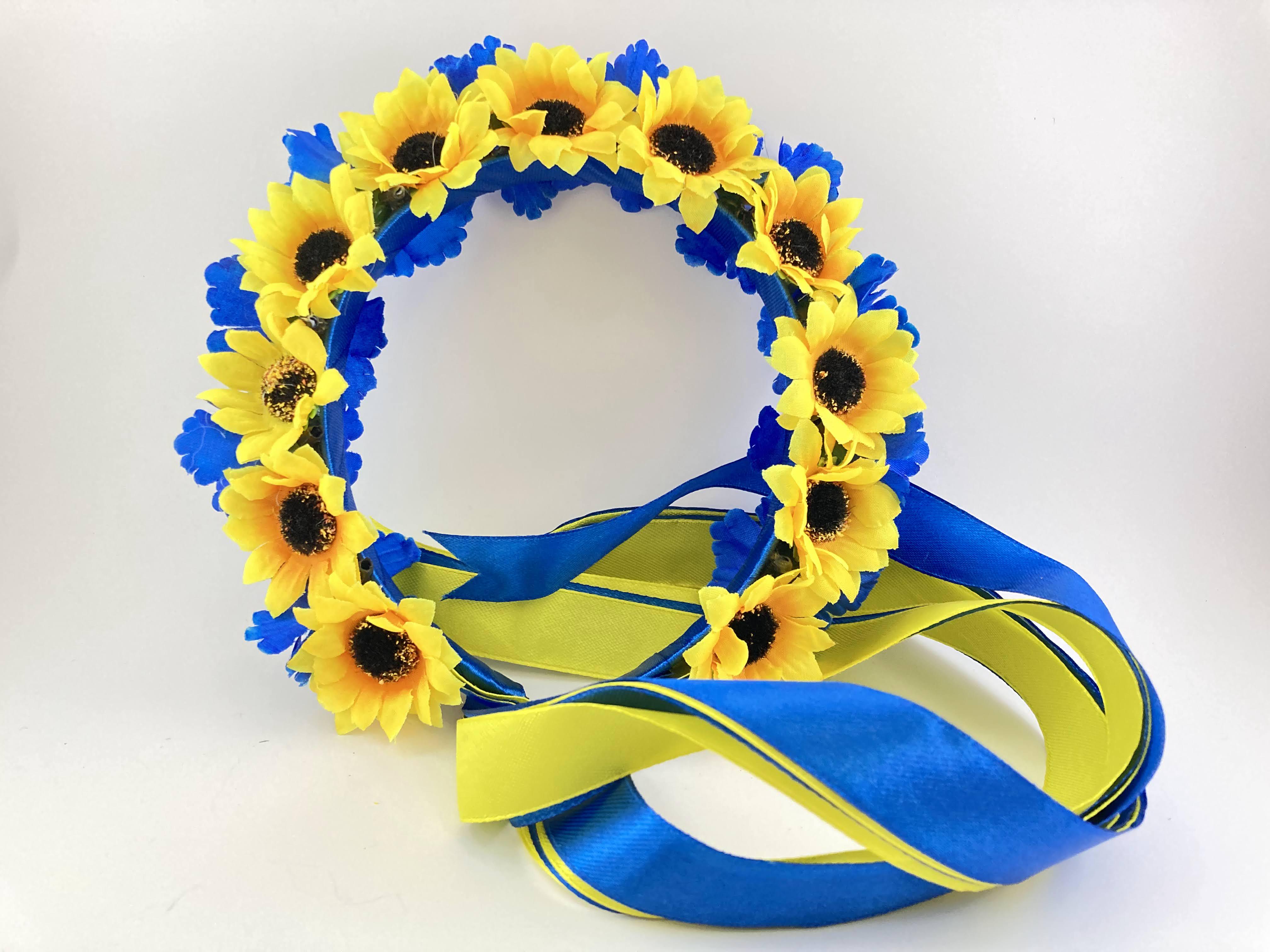 Украинские венки на День Независимости Украины