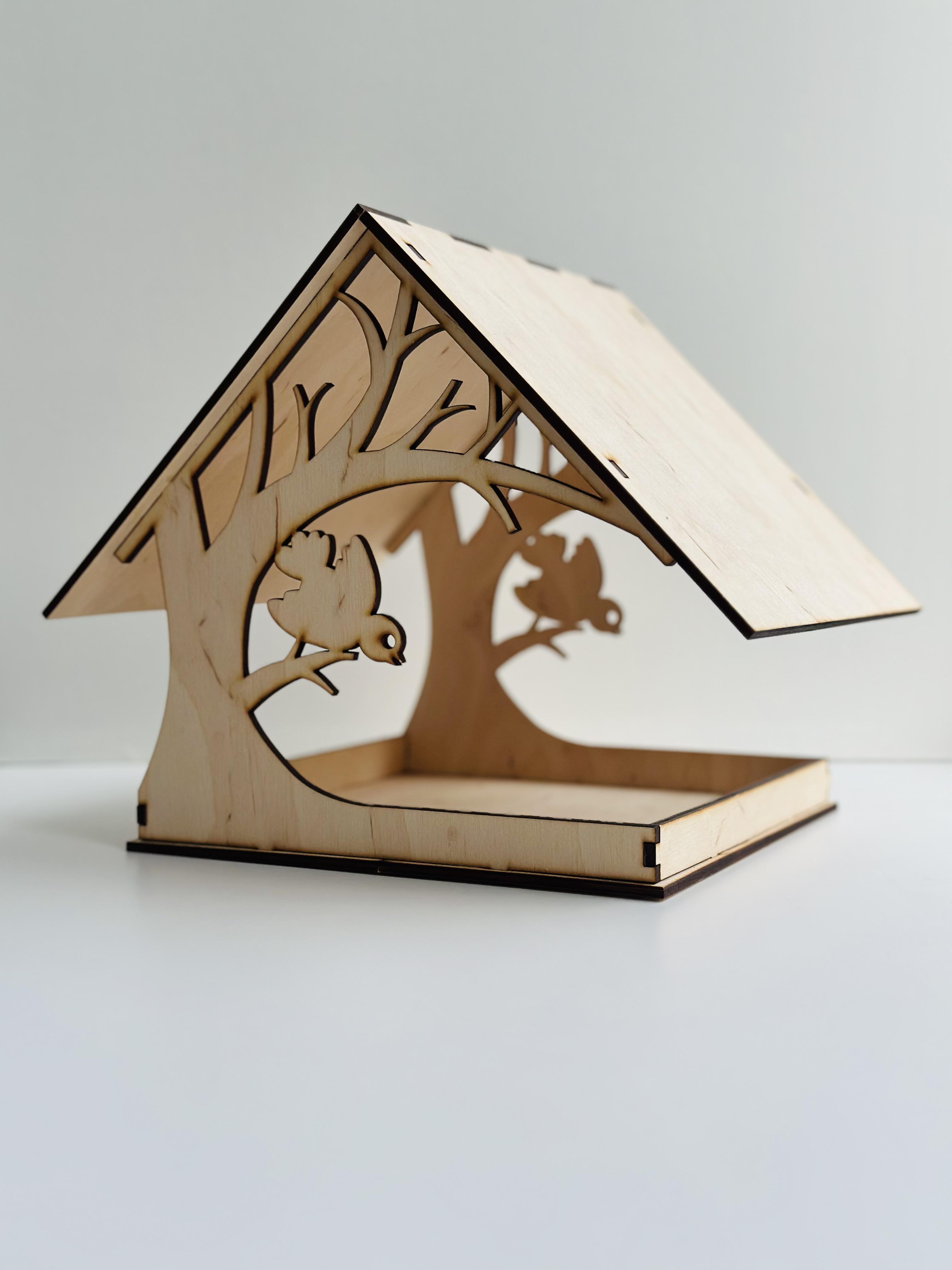 Кормушка для птиц из фанеры резная 28x22,5x23 см (AS-4293) - фото 2 Кормушка для птиц из фанеры резная 28x22,5x23 см (AS-4293) - фото 2