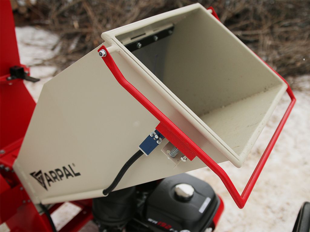 Подрібнювач гілок Arpal на щепу з бензиновим двигуном - фото 10 Подрібнювач гілок Arpal на щепу з бензиновим двигуном - фото 10