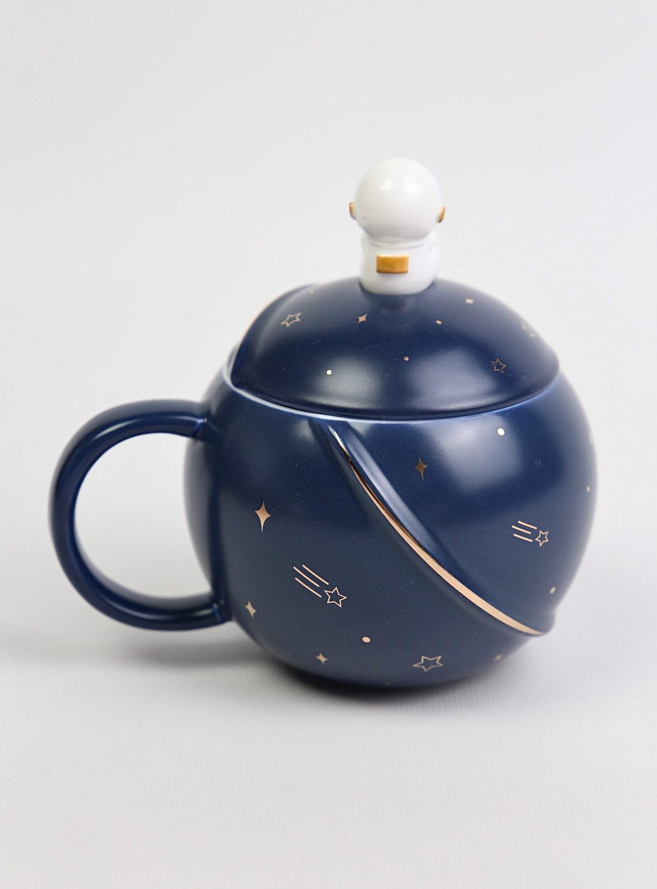 Чашка з кришкою і ложкою керамічна Космонавт 350 мл Синій (00000010470) - фото 2 Чашка з кришкою і ложкою керамічна Космонавт 350 мл Синій (00000010470) - фото 2