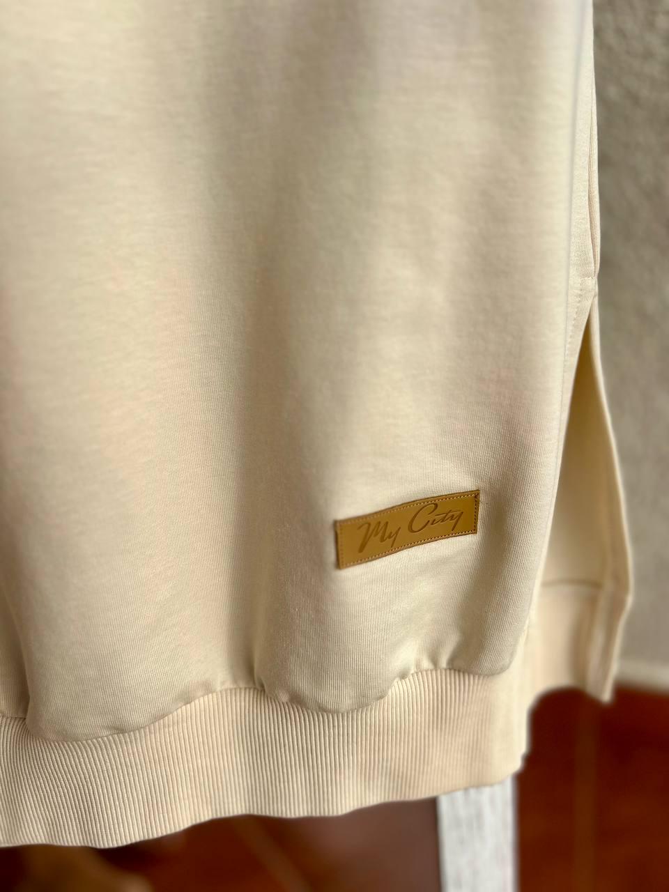 Платье женское MY CITY 8211 спортивное средняя длина разрезы снизу резинка двунитка OS Молочный (1882) - фото 7