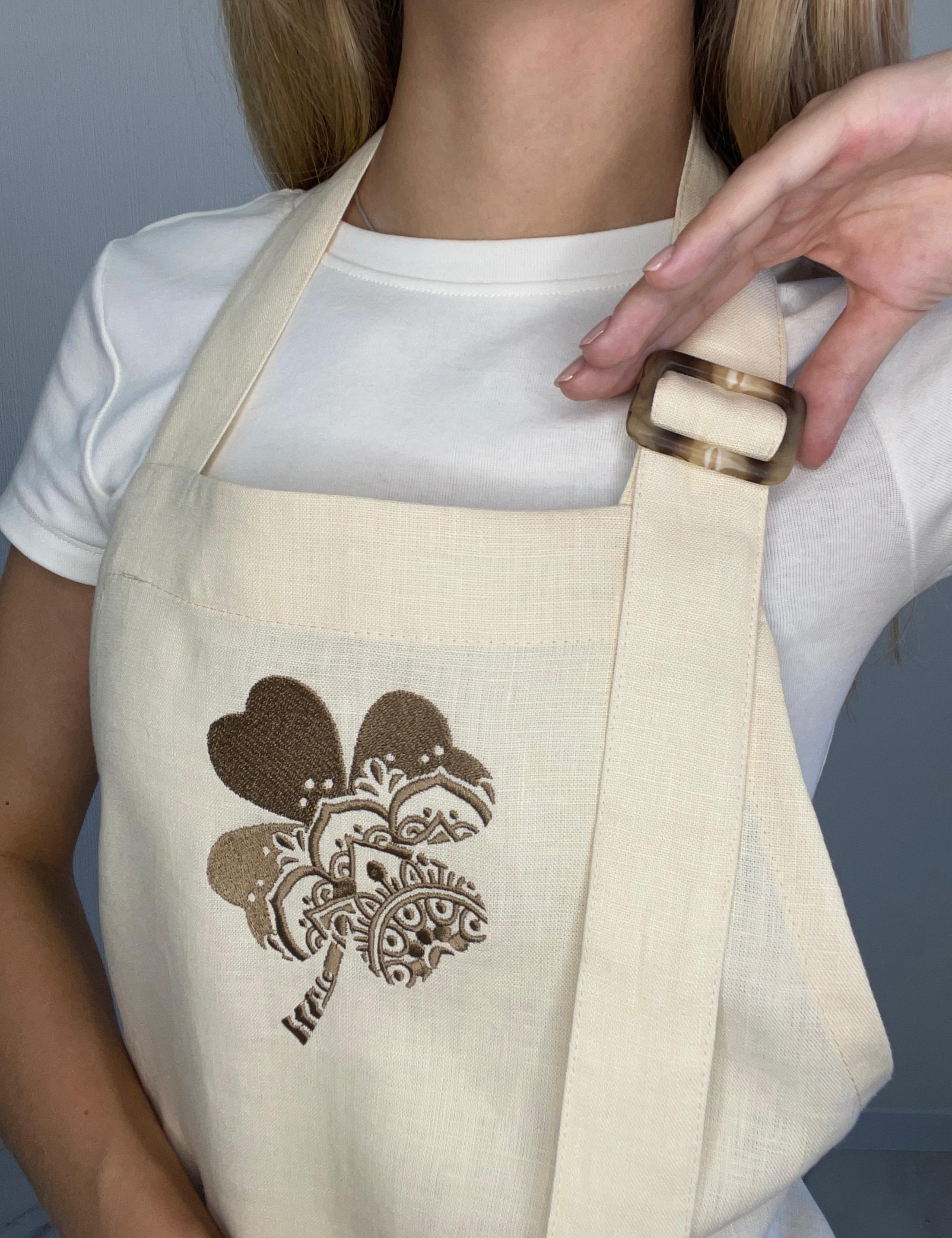 Фартук с вышивкой Клевер Белый (30087319) - фото 4 Фартук с вышивкой Клевер Белый (30087319) - фото 4