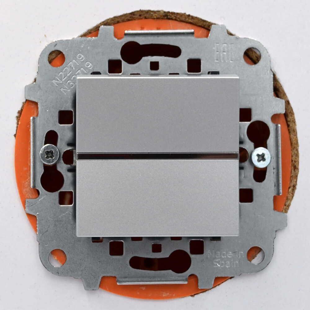 Выключатель одноклавишный Zenit проходной Серебряный (2CLA220200N1301) - фото 3 Выключатель одноклавишный Zenit проходной Серебряный (2CLA220200N1301) - фото 3