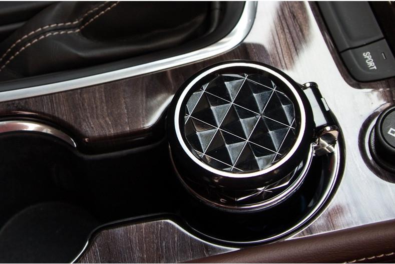 Попільничка автомобільна ZHEJIANG з підсвічуванням Чорний (00758) - фото 8 Попільничка автомобільна ZHEJIANG з підсвічуванням Чорний (00758) - фото 8