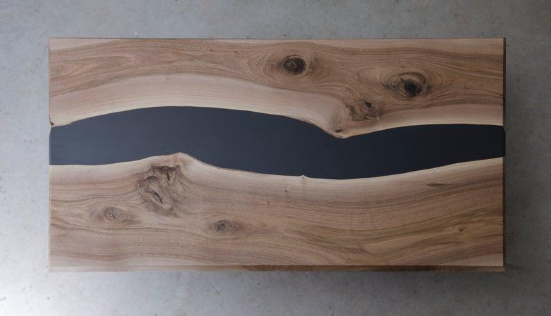 Стіл журнальний річка Детройт дизайнерський з чорної епоксидної смоли та масиву горіха 800х500х480 мм