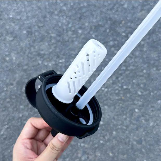 Термокухоль JUST TO BE DIFFERENT з соломинкою та чайним інфузором антиковзна без BPA 650 мл Чорно-білий (2803287782) - фото 2 Термокухоль JUST TO BE DIFFERENT з соломинкою та чайним інфузором антиковзна без BPA 650 мл Чорно-білий (2803287782) - фото 2