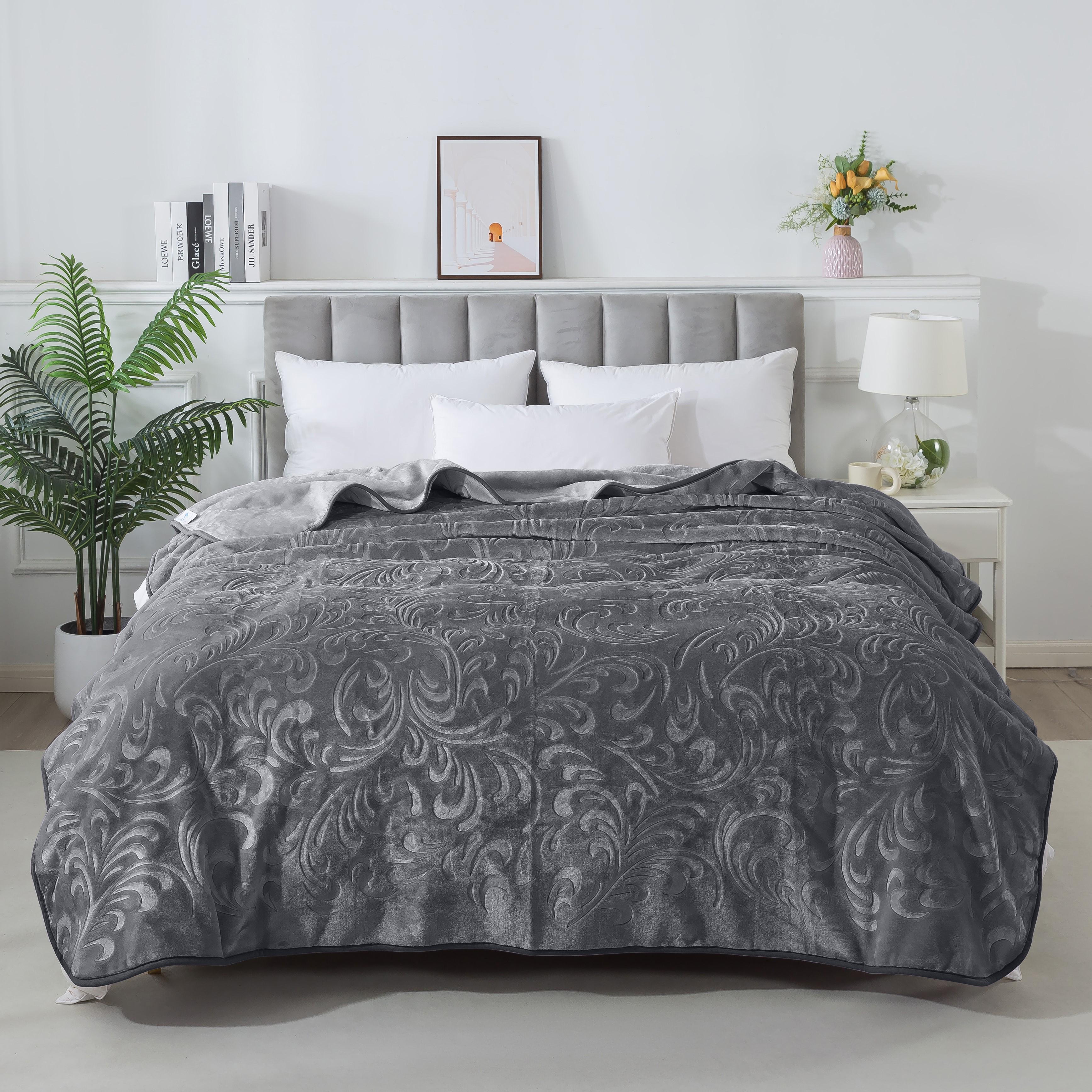 Плед велюровый c выдавкой однотонный Vitas 200х240 см Темно-серый (D007)