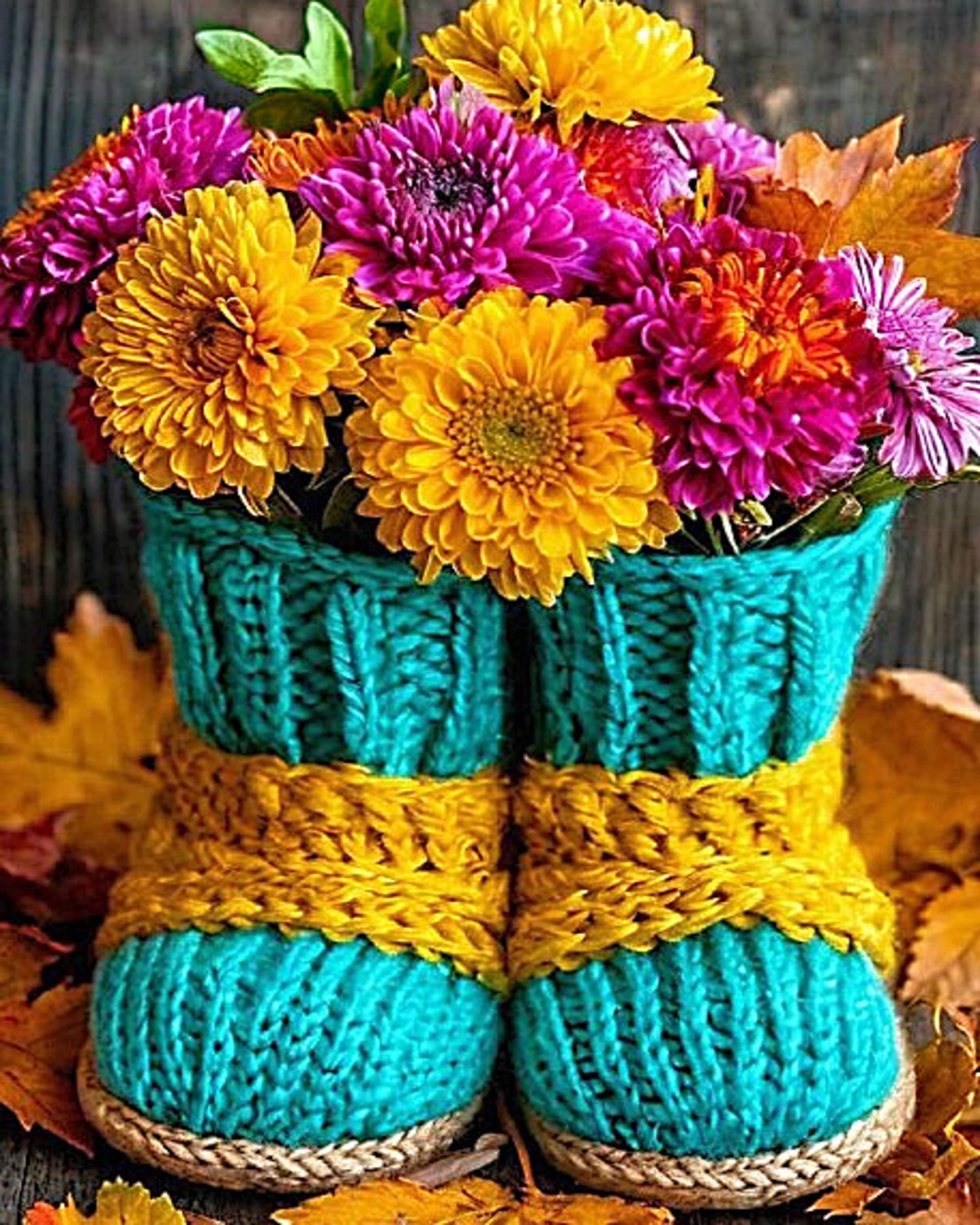 Алмазная мозаика АлМазка Цветочные сапожки квадратные алмазы на подрамнике 40x50 см (АлМ-285)