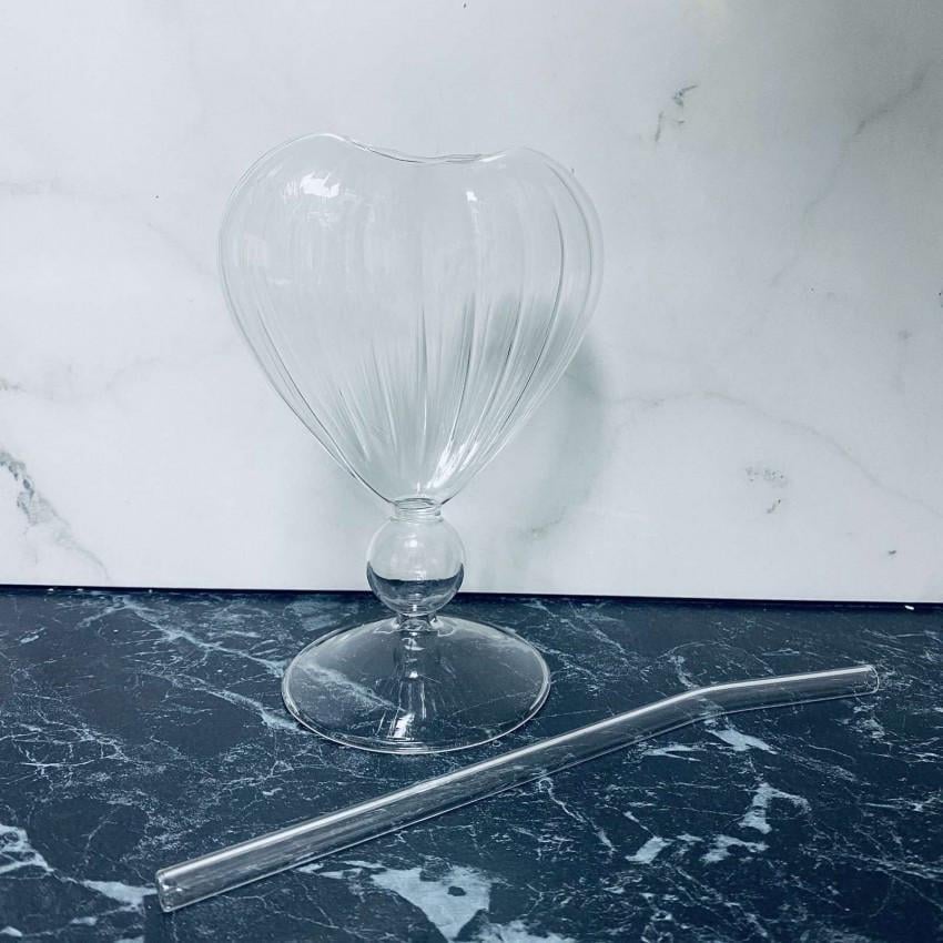 Келих скляний для коктейлів A-Plus 3252 Серце зі скляною трубочкою 230 мл (2472502448) Келих скляний для коктейлів A-Plus 3252 Серце зі скляною трубочкою 230 мл (2472502448)