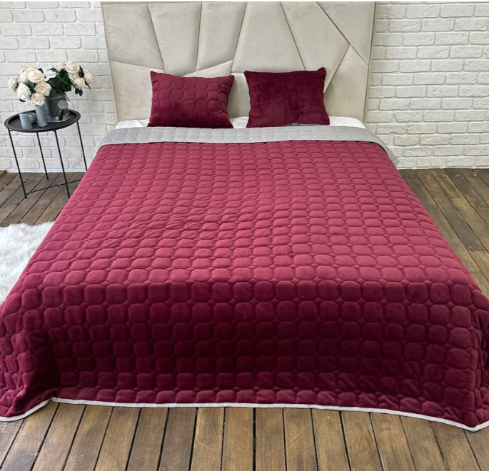 Покрывало стеганное с подушками в комплекте 220х240 см Красный