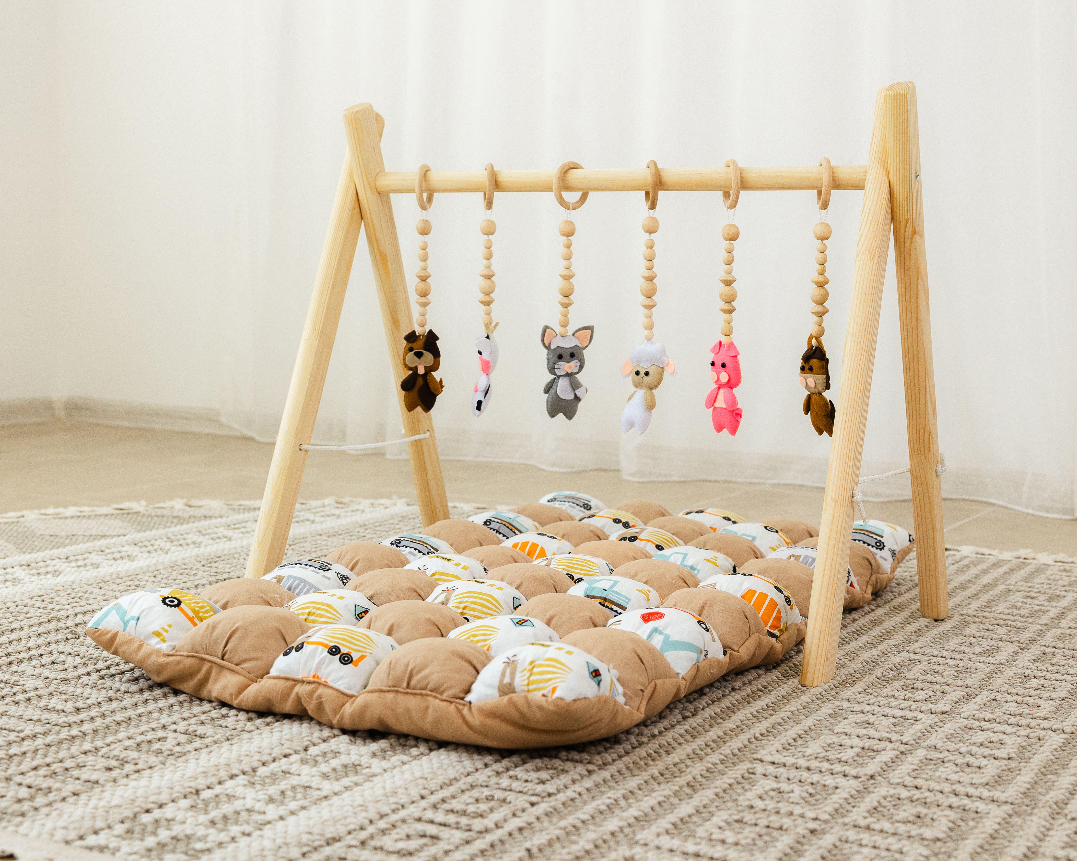 Мобиль напольный Веселая ферма с матрасом Машинки (0002264)