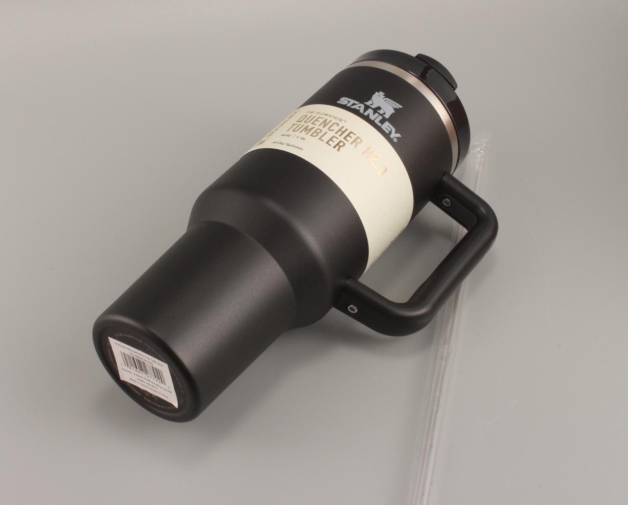 Термочашка Stanley Quencher H2.0 Tumbler из нержавеющей стали 1,18 л Black (KT6007802) - фото 5 Термочашка Stanley Quencher H2.0 Tumbler из нержавеющей стали 1,18 л Black (KT6007802) - фото 5