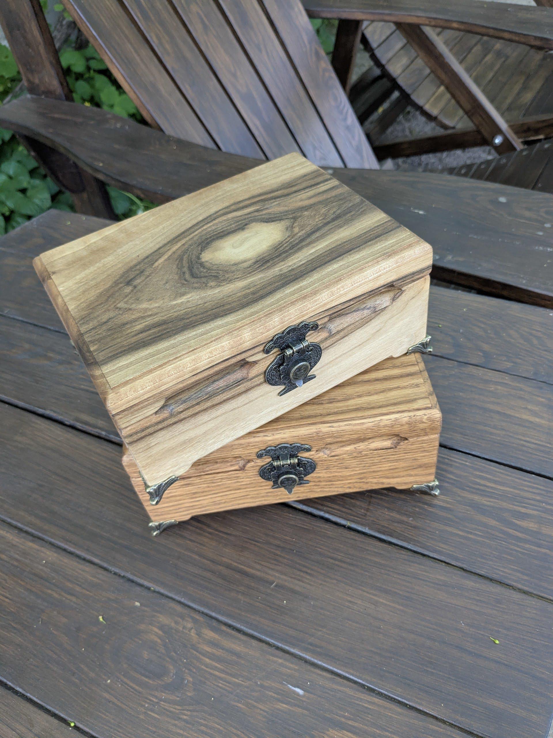 Скринька для зберігання з натурального дуба та горіха 200х150х85 мм - фото 7 Скринька для зберігання з натурального дуба та горіха 200х150х85 мм - фото 7