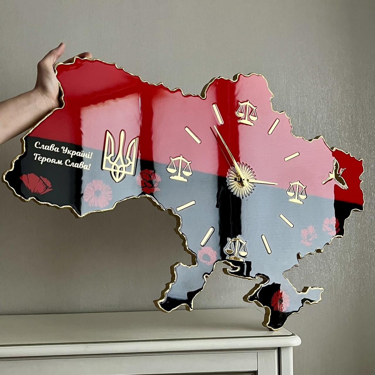 Часы настенные из эпоксидной смолы Карта Украины 70х45 см