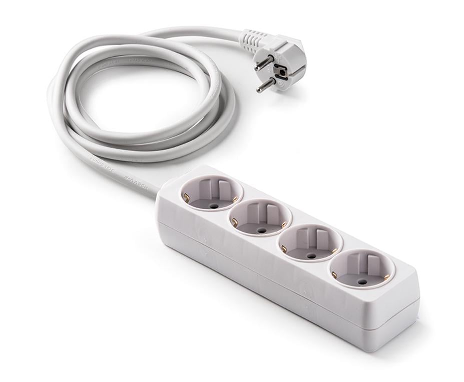 Удлинитель Famatel 9/504 P-3600W на 4 розетки с заземлением 16А 250V 3х1,5 мм2 1,5 м (17858823)