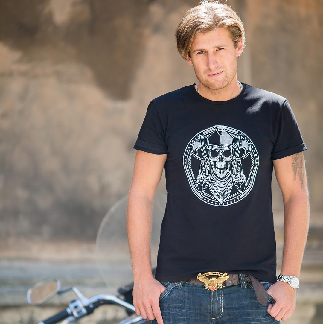 Футболка з вишивкою BATIAR Череп з револьверами XXL Чорний