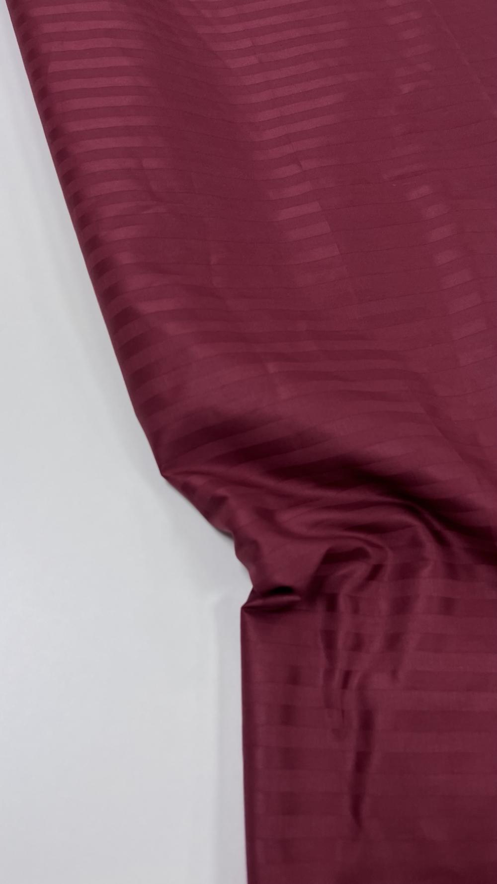 Комплект постельного белья на резинке Stripe LUX 1/1 см семейный/наволочки 50х70/70х70 см Bordo (3967) - фото 2 Комплект постельного белья на резинке Stripe LUX 1/1 см семейный/наволочки 50х70/70х70 см Bordo (3967) - фото 2