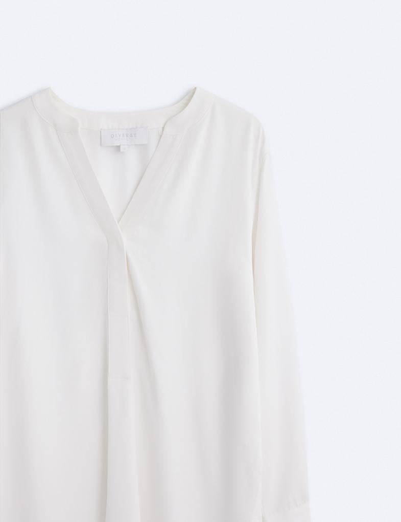 Сорочка жіноча Diverse BLIZZ S Молочний (5905384033680) - фото 5 Сорочка жіноча Diverse BLIZZ S Молочний (5905384033680) - фото 5