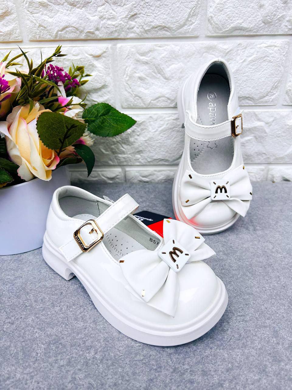 Туфли классические для девочки Apawwa 1959 р. 26 16 см Белый (1959-1)