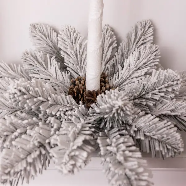 Свічник-вінок на 1 свічку з декором засніжений Білий - фото 3