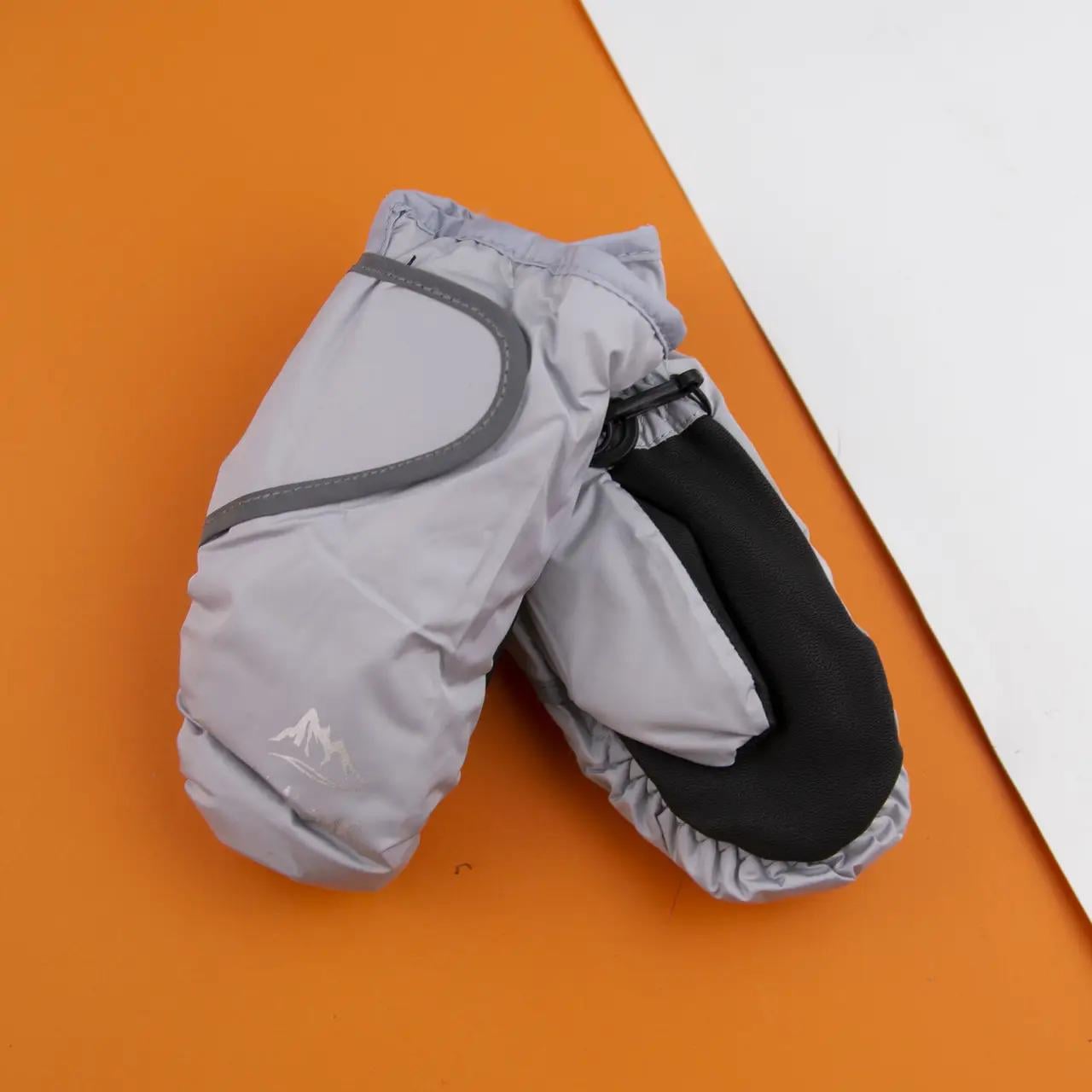 Детские перчатки болоневые лыжные на липучке с горами 2-4 года р. 15 Серый (22-12-58) Детские перчатки болоневые лыжные на липучке с горами 2-4 года р. 15 Серый (22-12-58)