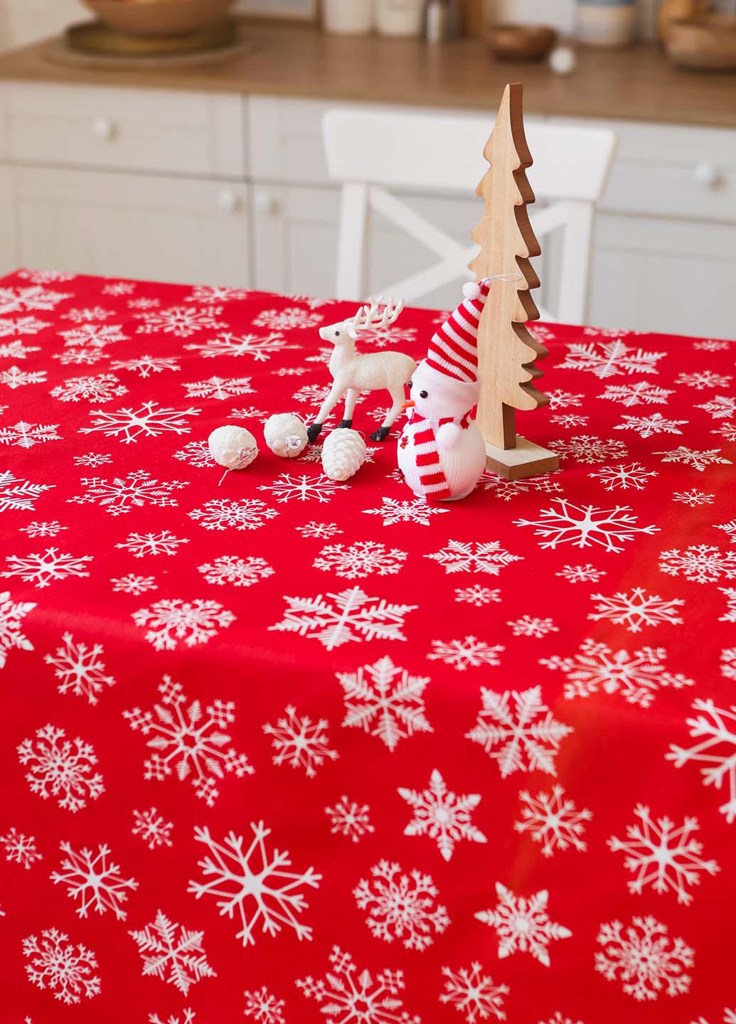 Скатертина новорічна бавовняна Сніжинки білі на червоному середній стіл 1,5х1,8 м (сбч18) - фото 3 Скатертина новорічна бавовняна Сніжинки білі на червоному середній стіл 1,5х1,8 м (сбч18) - фото 3