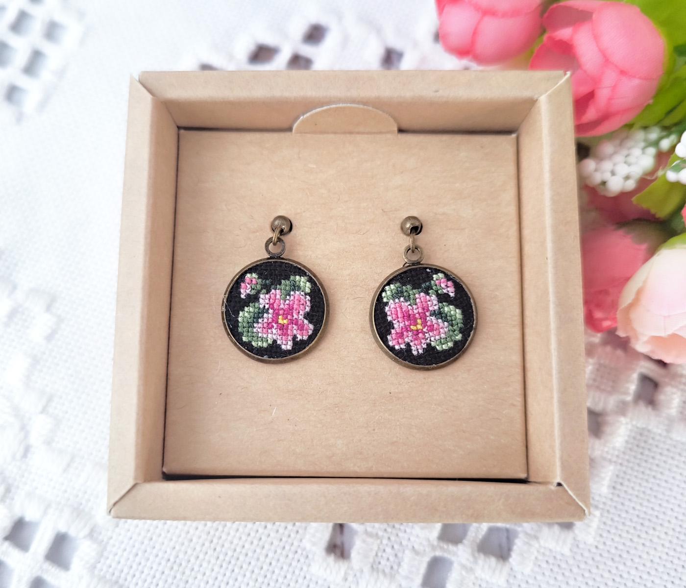 Серьги с вышивкой Розовая примула (31549074)