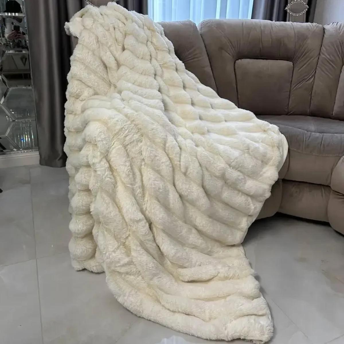 Плед корейський стиль Koloco Кролик євро ширина смужки 10 см 200х230 см Айворі (40672) - фото 2 Плед корейський стиль Koloco Кролик євро ширина смужки 10 см 200х230 см Айворі (40672) - фото 2